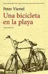 UNA BICICLETA EN LA PLAYA