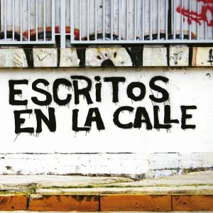 ESCRITOS EN LA CALLE ESCRITOS EN LA CALLE